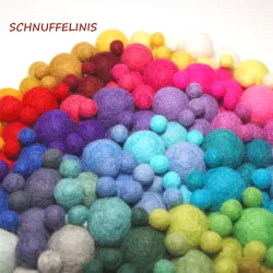 Filzkugeln 4 Größen Mix für Baby Mobile im bunten Regenbogen Farbmix