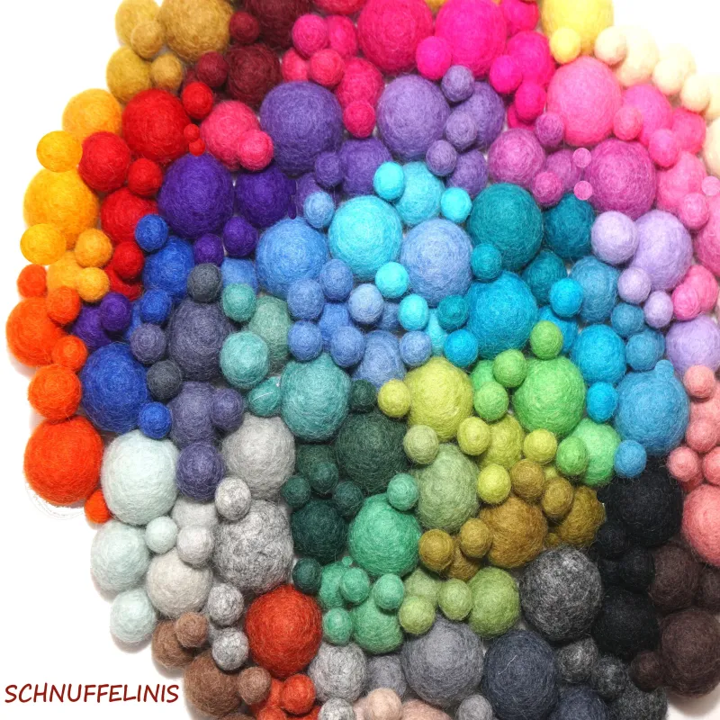 Filzkugeln 4 Größen Mix für Baby Mobile im bunten Regenbogen Farbmix Filzkugeln 4 Größen Mix für Baby Mobile im bunten Regenbogen Farbmix