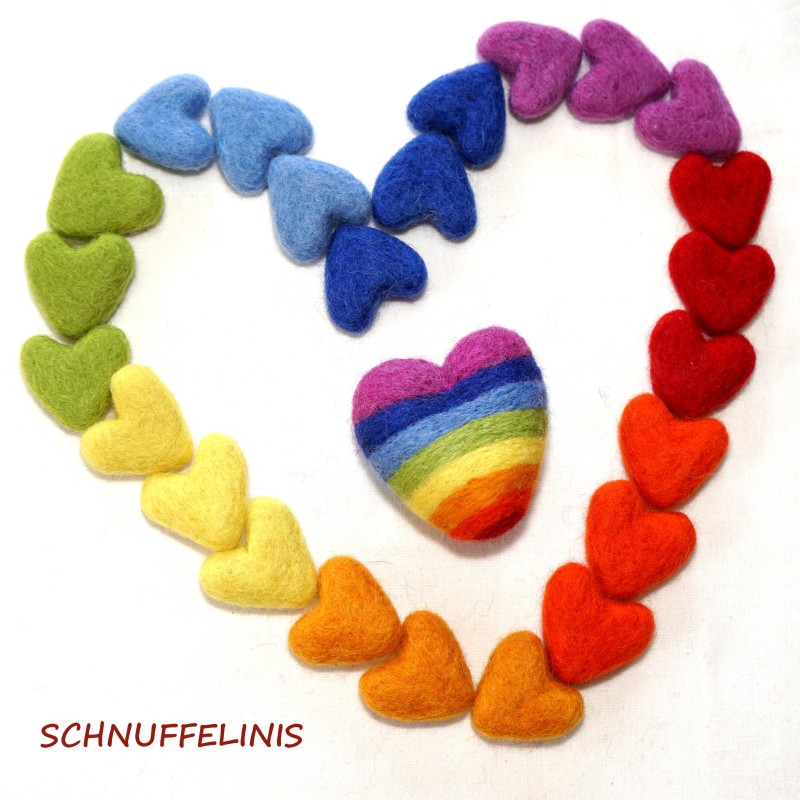 felt hearts, rainbow felt mobile DIY, Schnuffelinis hearts rainbow felt hearts, rainbow felt mobile DIY, Schnuffelinis hearts rainbow