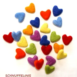 felt hearts, rainbow felt mobile DIY, Schnuffelinis hearts, rainbow