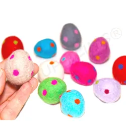 felt balls eggs, polka dotted egg, felted easter eggs polka dots