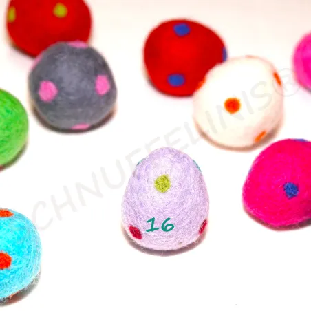 felt balls eggs, polka dotted egg, felted Easter eggs polka dots