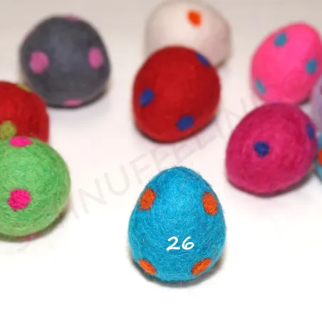 felt balls eggs, polka dotted egg, felted Easter eggs polka dots