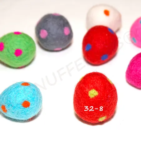 felt balls eggs, polka dotted egg, felted Easter eggs polka dots