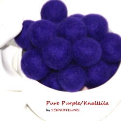 Felt balls 4 sizes mix pink shades