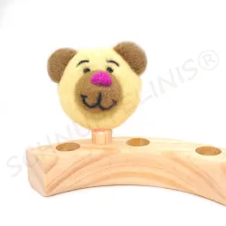 Teddybär aus Filz, Geburtstagsring Stecker auf Holzzapfen, Holzring