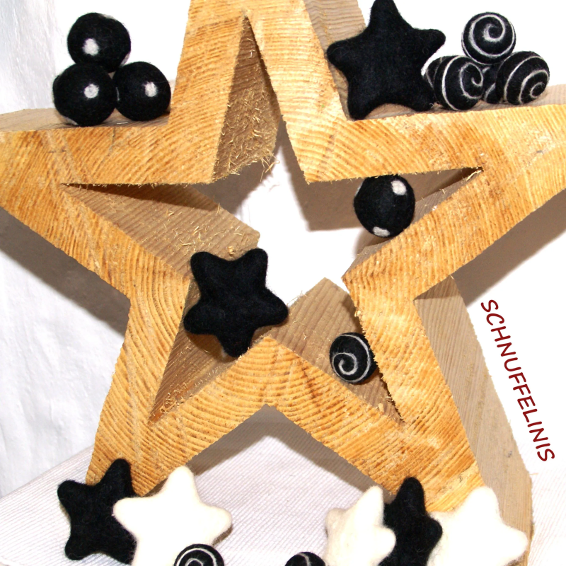 felt balls 5x white black dots swirly 411