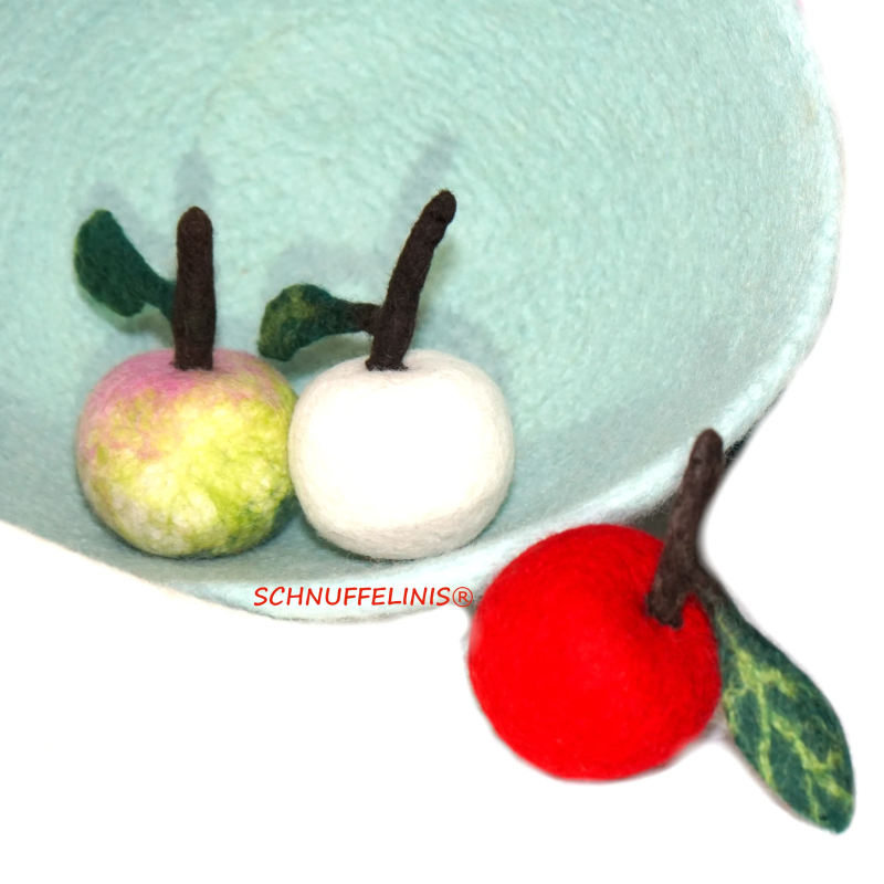 Felt balls love apples 6cm/2,36"