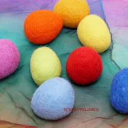 uova di Pasqua colorate, uova di feltro colori dell'arcobaleno, feltro