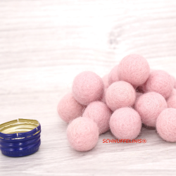 Felt balls 4 sizes mix 1