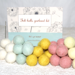 felt balls garland DIY Set1344152