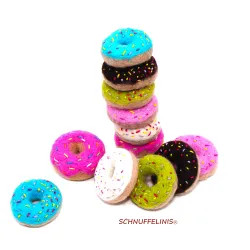 Donuts feutre avec vermicelles multicolores,  idée étiquettes cadeaux