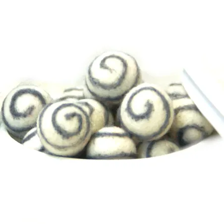 Filzkugeln mit Spiral Muster, Filzkugel Baby Mobile, Montessori Filz