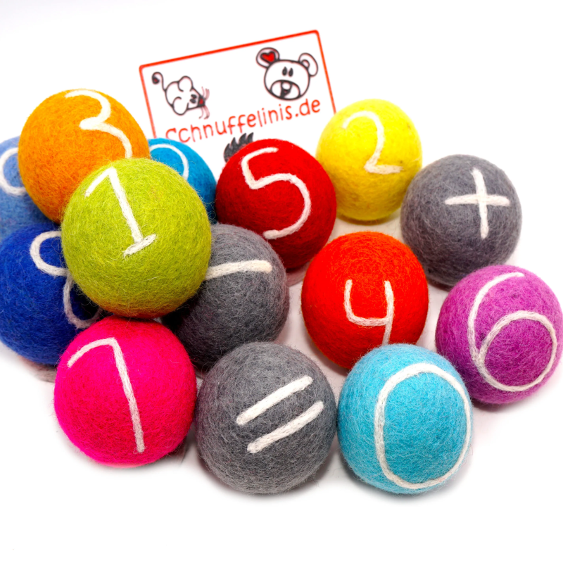 Counting felt balls numbers Montessori