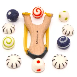 Set de boules feutre lanceur, candy set boules feutre bois cadeau