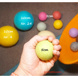 felt balls 36 10cm/3,93"