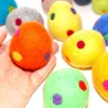 Uova con punti, uova Pasqua colorate infeltrite, Montessori bambino