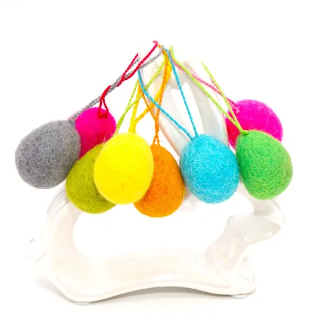 felt balls eggs, felted easter eggs, easter nesting