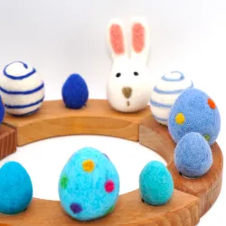 Lapin de Pâques, bleu turquoise Oeufs pâques d'anniversaire en feutre