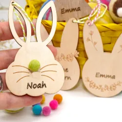 Pendentif en bois avec le nom d'un lapin, Joyeuses Pâques