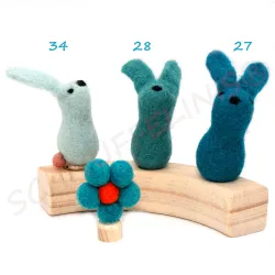 bunte Osterhasen, Hasen aus Filz, Filzeier, farbenfrohe Osterhasen