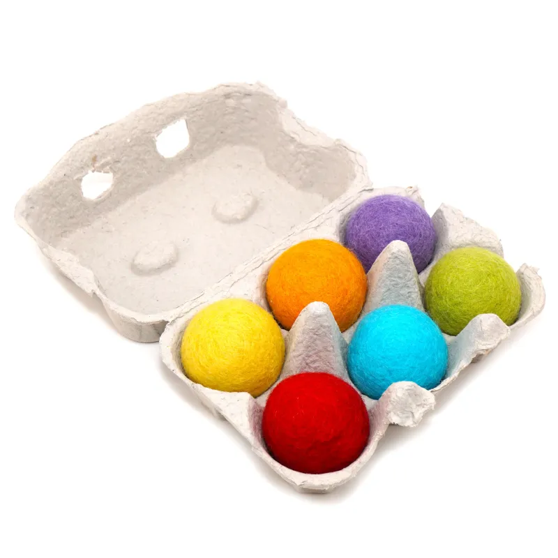 Palline di feltro arcobaleno Palline di feltro mix, arcobaleno 4cm set in scatola Palline di feltro arcobaleno Palline di feltro mix, arcobaleno 4cm set in scatola
