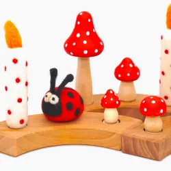 Enfant d'anniversaire champignons en bois, temps automne anniversaire