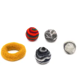 Cat toy balls 3cm/1,18inch felt balls, cats toy quality from Stuttgart