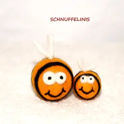 wool felt bees, Baby Mobile, cat toy bees, Bees felted with 5 faces
