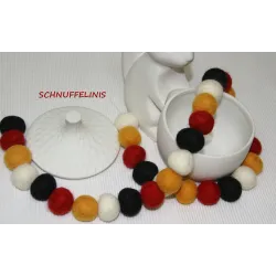 felt balls Germany colors, black, red and gold banner