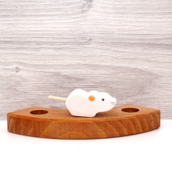 Maus in weiß aus Holz, Jahresring Holzstecker Maus als Motivstecker