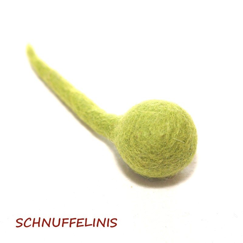 Cat toy felted Puschel 32 light green