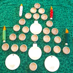 Christmas calendar with felt candels, gifts for toddler Waldorf idea