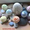 Uova di Pasqua con spirali di feltro