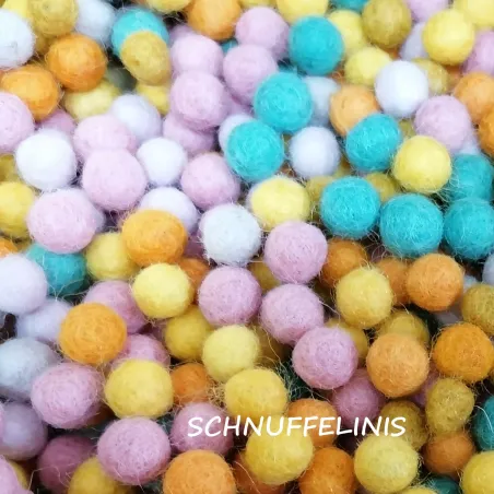 Filzkugeln Set Frühling, Pastell, 100% Wolle von Schnuffelinis