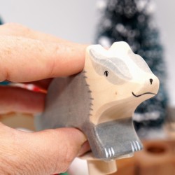 Tasso en legno per Grimms, figurina tasso