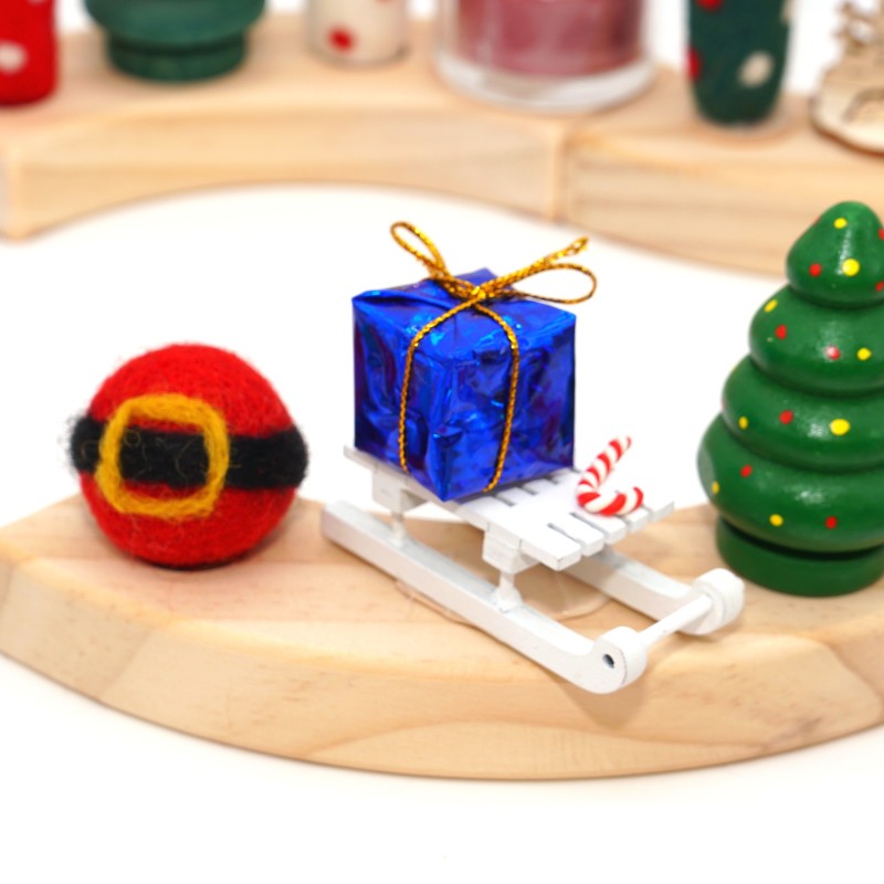 white sleigh – Christmas Décor