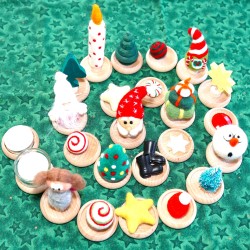 Wooden Christmas spiral holiday saisons calendar