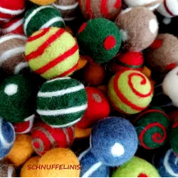 Christmas felt, handmade felt balls ornaments polka dotted