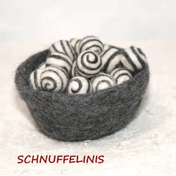Boules de feutre avec motif en spirale