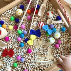 Holzpinsel, Montessori Holzschaufeln, Freispiel mit Filzkugeln