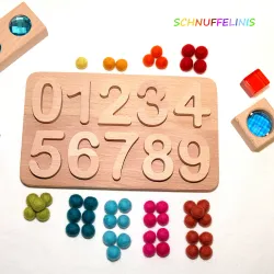 Learning numbers, number range 0 to 9, felt balls, wooden numbers